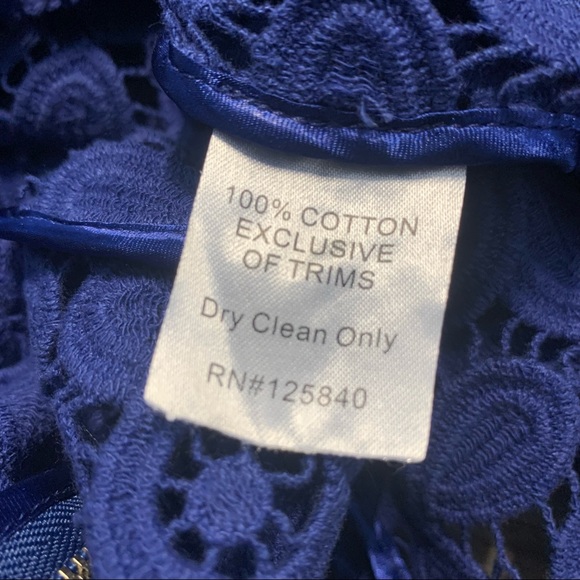 INTERMIX Exclusive Lace Eyelet Zipper Back Top Size S - Picture 10 of 11